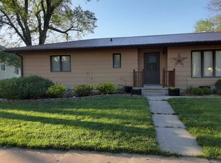 236 E Main St, Waterville, KS 66548