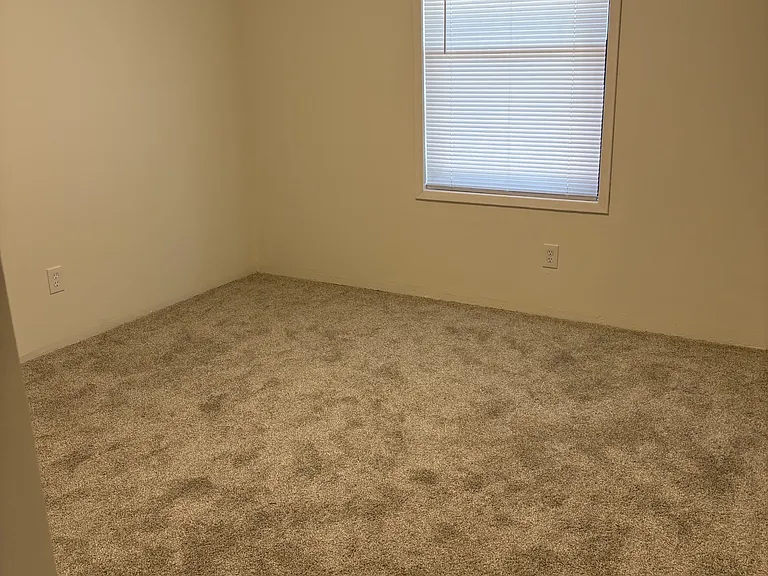 Wentworth Apartments — Photo 11
