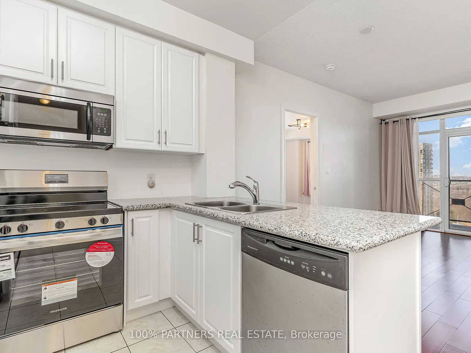 The Rosewood Condos — Photo 2