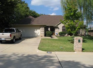 252 Blossom Ln, Hurst, TX 76053