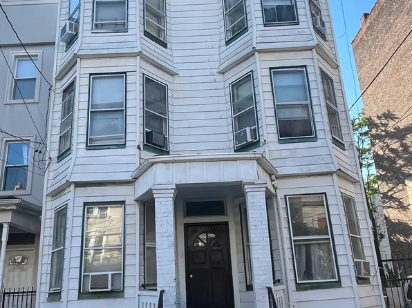 4711 Park Avenue image 1 of 18