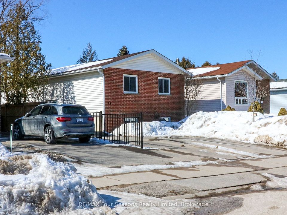 1st image of 74 Telfer Rd