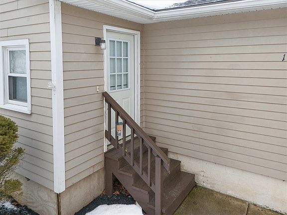 3rd image of 1167 Cole Rd