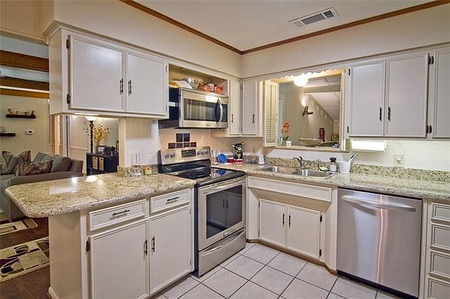 1st image of 531 Woodside Dr