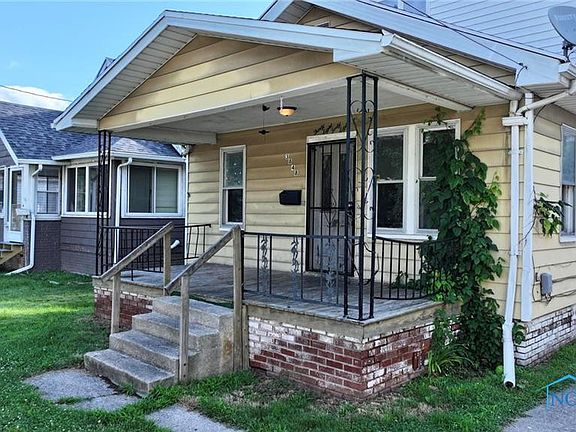 3rd image of 3848 Watson Ave