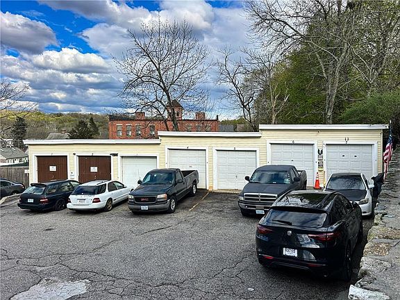 2nd image of 62 Spring St