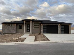 2304 E Patriot Dr, Eagle Mountain, UT 84005