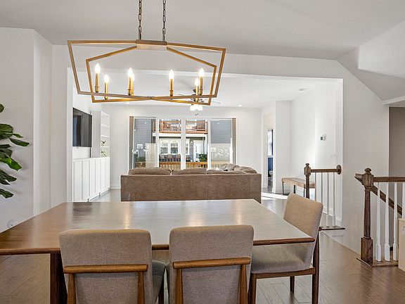 5th image of 1069 Danvers Loop