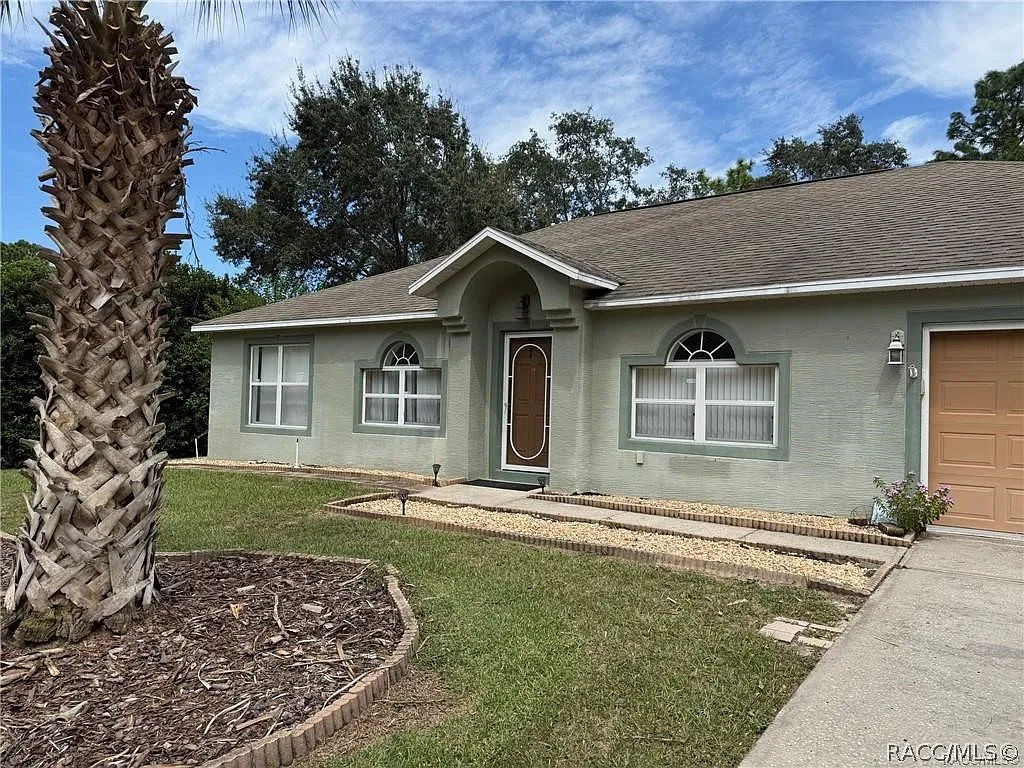 4 bed, 2.0 bath, 2238 sqft, $2,000 — Photo 2