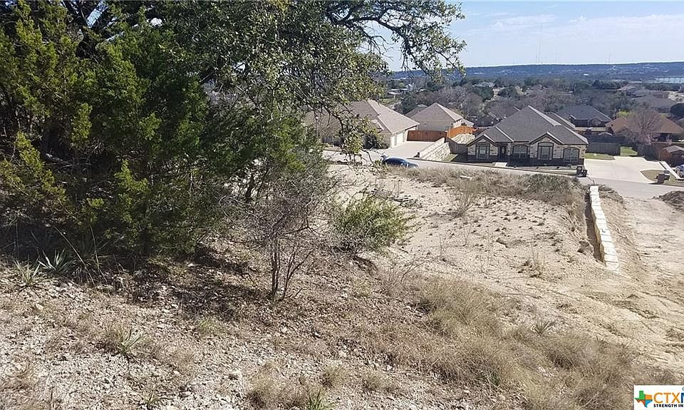 1st image of 1423 Gomer Ln