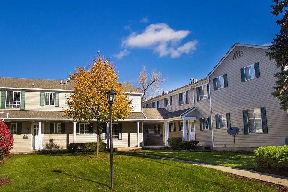 1st image of 1816 Peppertree Ln #1816