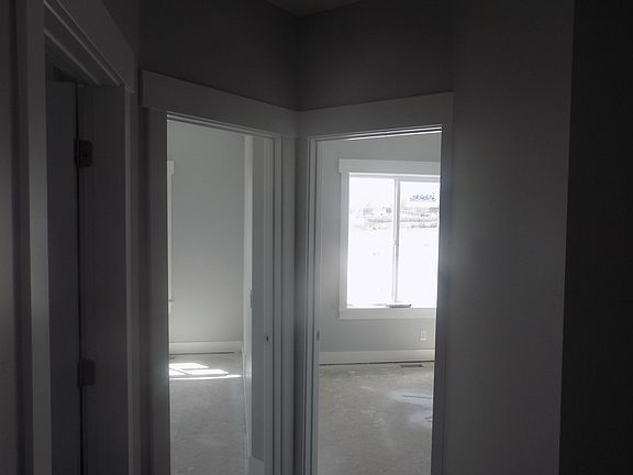 Hall entry in bedrooms 2&3