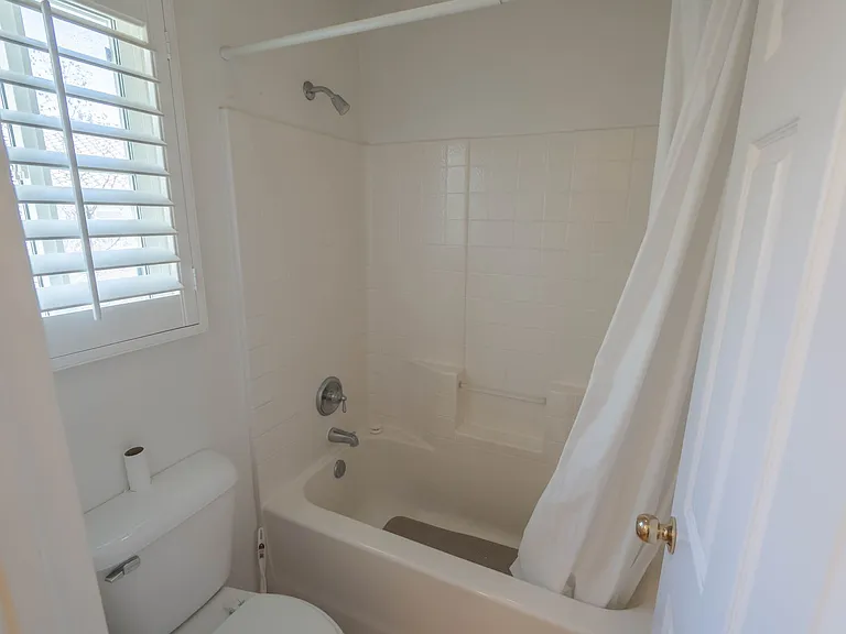 25745 Perlman Pl #F — Photo 16