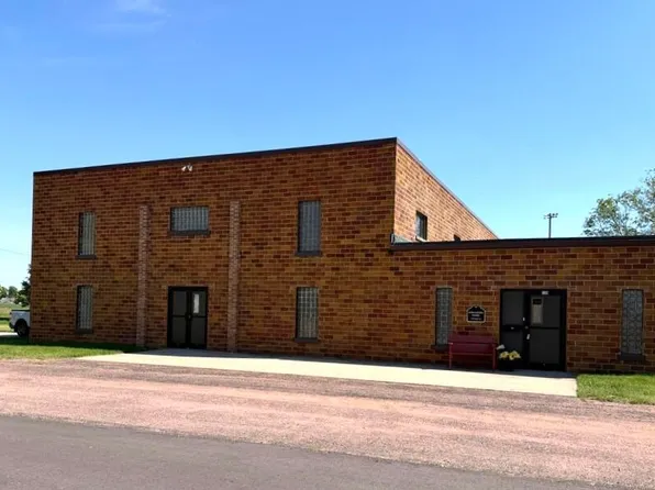 139 W 1st St, Dimock, SD 57331
