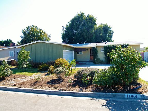2nd image of 11861 Steele Dr