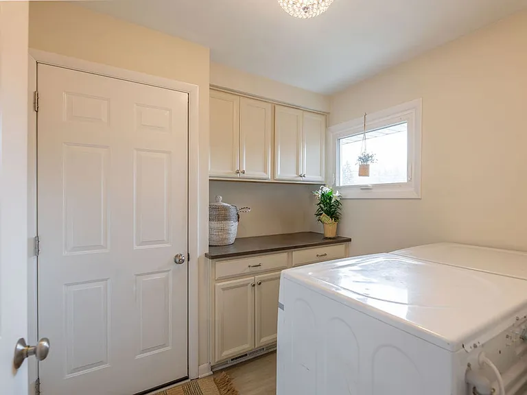 23213 Fairmount Blvd — Photo 35