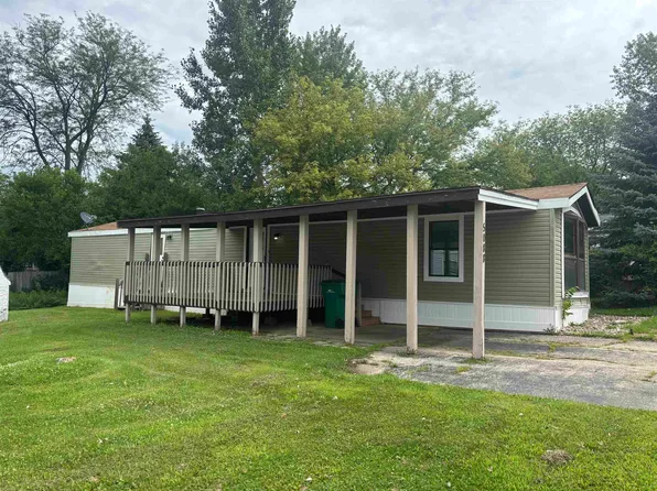 5088 Stone Crest St, Loves Park, IL 61111