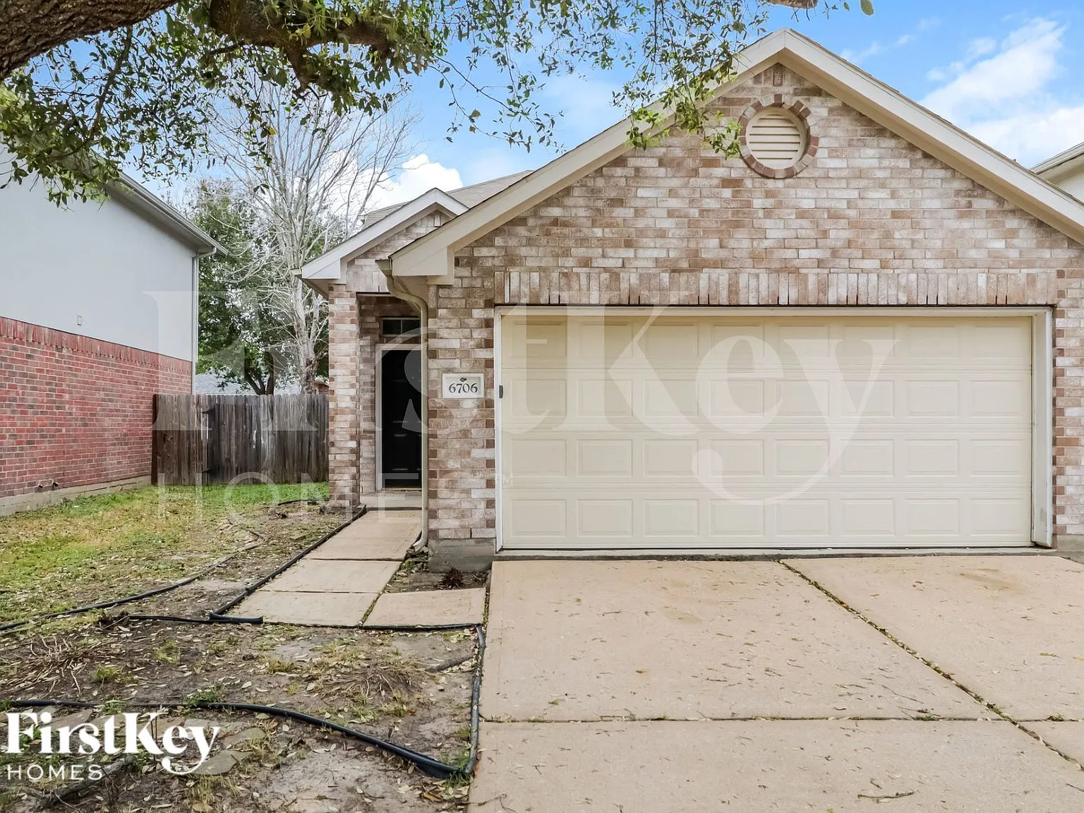 3 bed, 2.5 bath, 1751 sqft, $2,010 — Photo 1