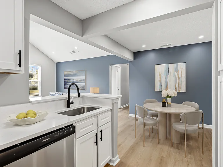 The Pointe @ Apex Apartments — Photo 7