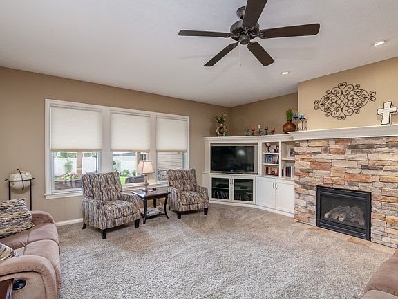 2nd image of 128 Deeter Dr