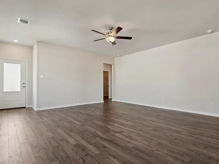 15865 Berry Hill Dr — Photo 3