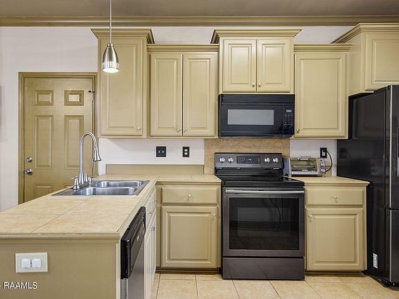 4th image of 105 Belcourt Dr