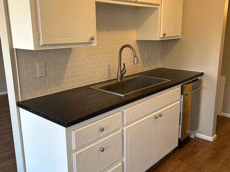 Maple Commons Apartments — Photo 38