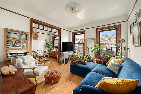 1st image of 170 W 89th St APT 4D