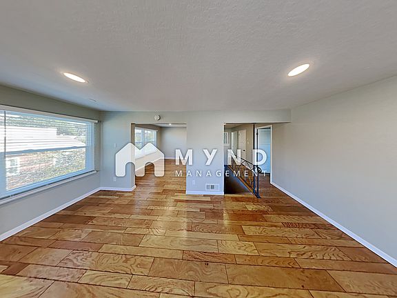 4th image of 912 9th Ave