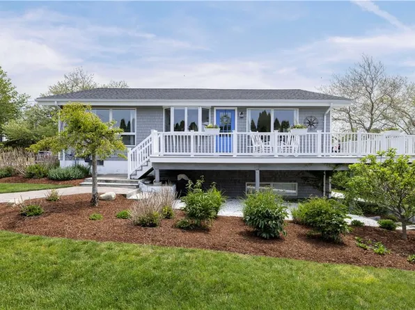 39 Willow Ave, Narragansett, RI 02882