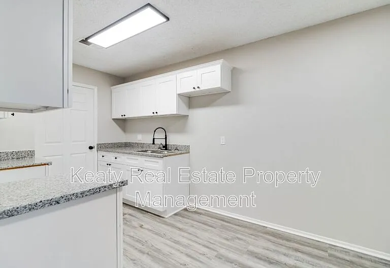 107 Meudon St #D — Photo 21