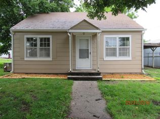 617 E 6th St, Carthage, MO 64836