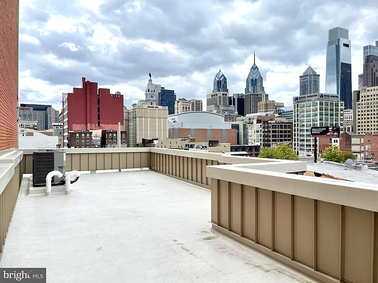 1231 Vine St #1 — Photo 31