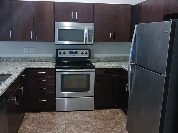 3rd image of 9420 N Robinhood Ave