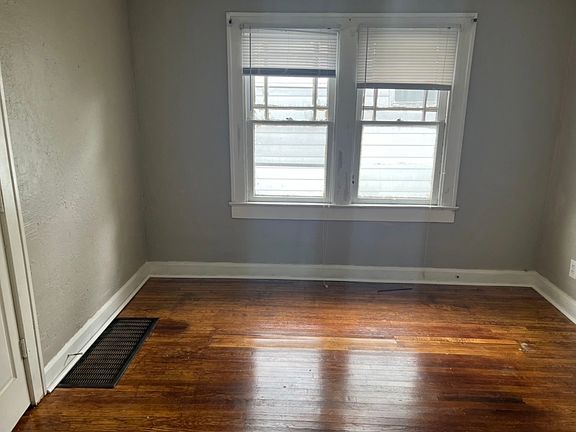 3rd image of 3924-3926 Byram St