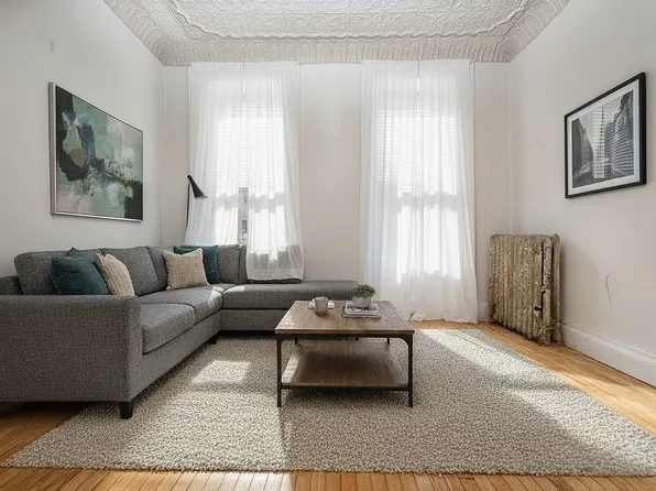 89 Ryerson Street image 1 of 9