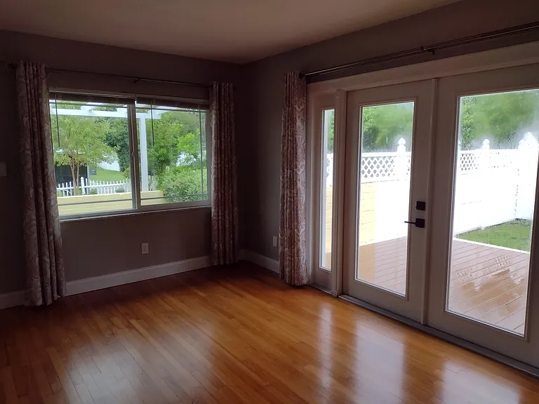 720 NE 17th Ct — Photo 13