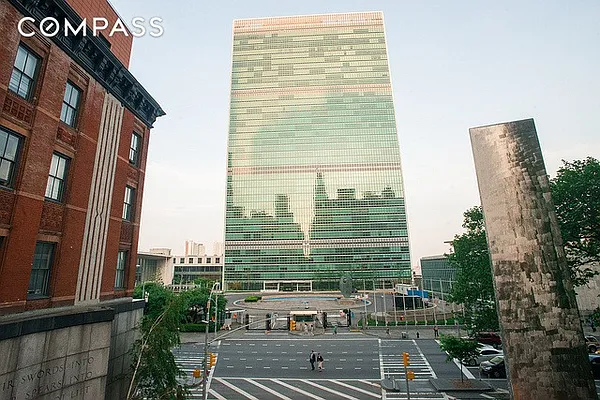 Sold by Compass | media 18