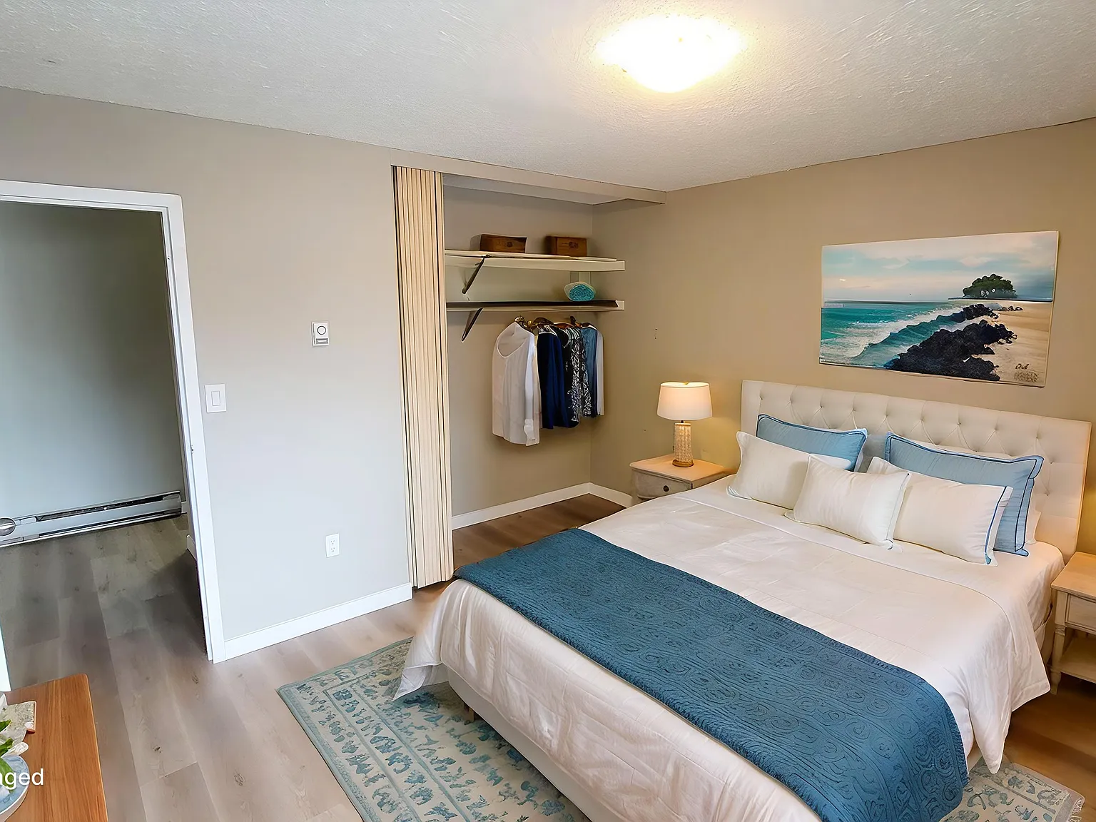 Charlotte Manor — Photo 4