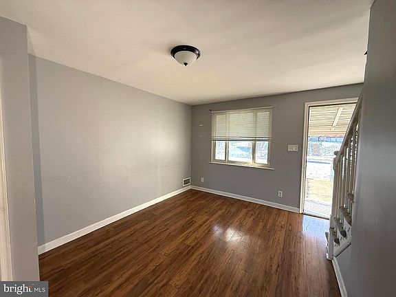 2nd image of 2039 Grinnalds Ave