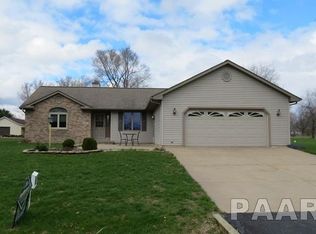 6805 S Saddlebrook Dr, Mapleton, IL 61547