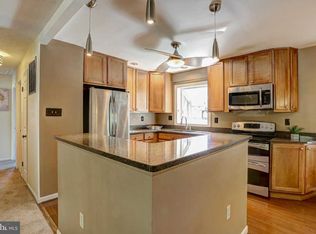 2019 Cambridge Dr, Crofton, MD 21114