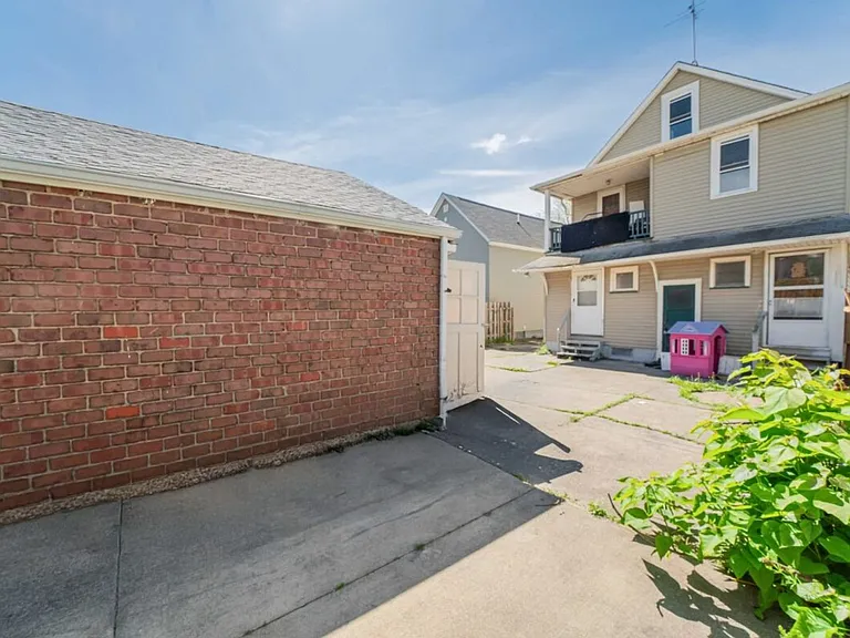 3402 Roehl Ave — Photo 53