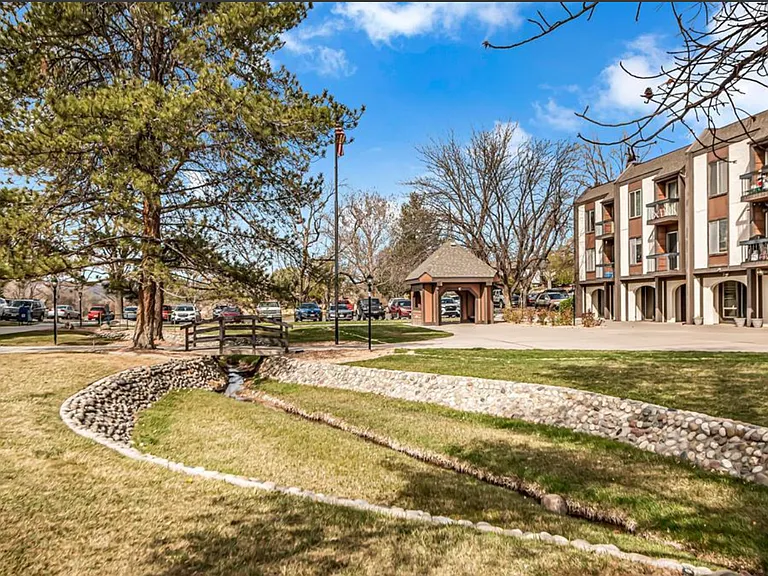 3146 Lakeside Dr — Photo 12