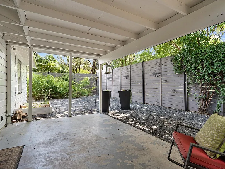 1182 Angelina St — Photo 23