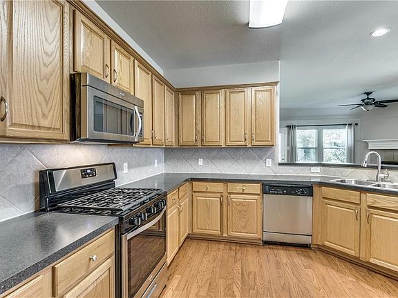 5th image of 8300 Green Ash Dr
