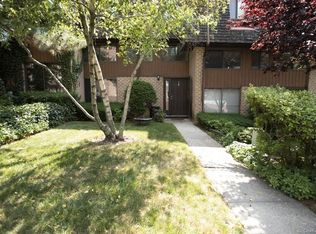 14 The Hamlet, Pelham, NY 10803