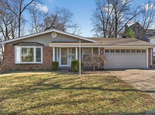 910 Dickson St, Saint Louis, MO 63122