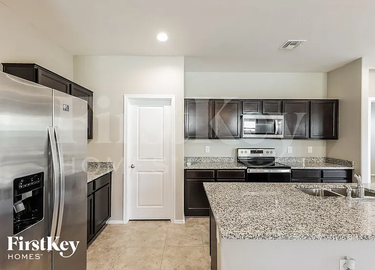 18442 W Faye Way — Photo 8