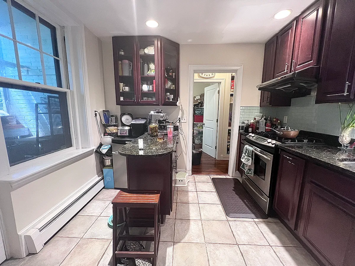 Building Photo - 313 Tappan St #2